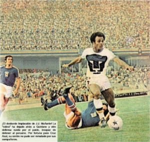 mexicano-pumas-la-cobra-munante-9633992728