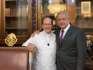 amlo-se-reune-con-el-padre-solalinde-twitter