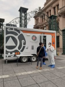arranca_instalacion_de_modulos_26_23039_3Bdrive_thru_26_23039_3B_en_monterrey_2C_nuevo_leon_2C_para_realizar_pruebas_de_covid_19-768x1024