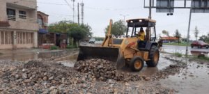 Retiro de escombro y tierra en lateral de raúl Salinas.