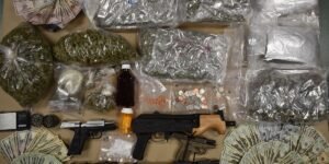 DROGAS, ARMAS Y DINERO