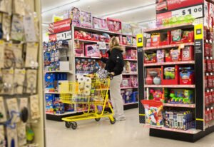 Inside a Dollar General Store Ahead Of Earnings