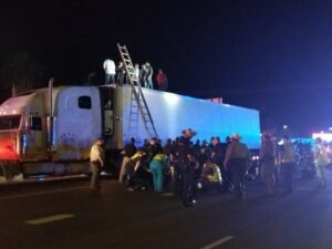 CAMION INDOCUMENTADOS