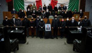 HOMENAJE POSTUMO