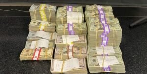 DINERO 23
