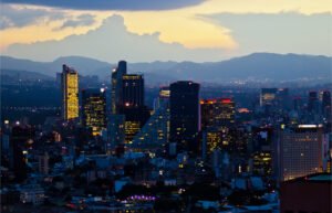 Conoce cuánto cuesta vivir cerca de la Plaza de la Noche Victoriosa