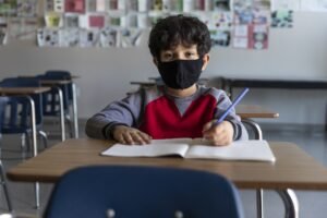 NIÑOS EN ESCUELA