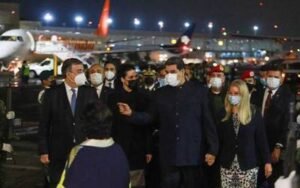 Nicolas Maduro llega a Mexico para cumbre CELAC
