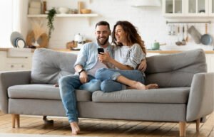 Estrategias de ahorro para millennials que quieren comprar casa nueva