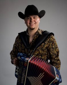 CANTANTE 1