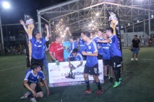 la raza unida campeón de fútbol 7 de los viernes en casa bella