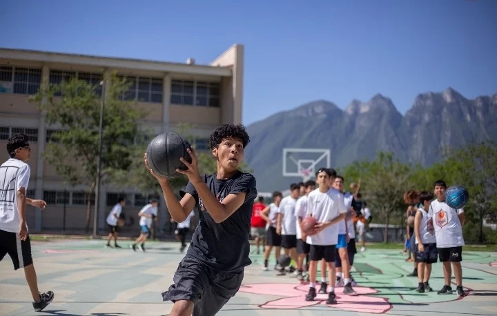 Renuevan canchas de basquetbol en Macrocentro Comunitario San Bernabé –  Diario Digital