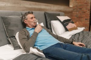 hombre con enfermedad respiratoria