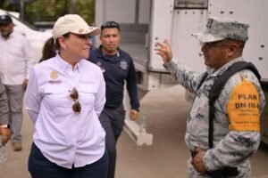 Nahle-supervisa-atención-a-familias-Álamo1
