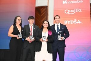 Dra Mariana Morales de la Peña, Dr Enrique Cuan Urquizo, Dra Viridiana Alejandra Tejada Ortigoza, ganadores del Premio Rómulo Garza_JPG