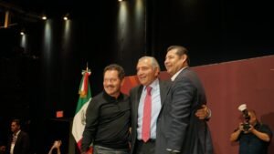 adan-augusto-abrazando-a-poblanos-1200x675