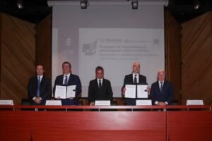 Firma Convenio CAINTRA NAFIN 260629 2