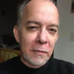 Cuando los jilgueros de la ubre cantan sobre cenizas ajenas