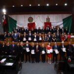 Entrega Congreso de Nuevo León Medalla Servando Teresa de Mier a ciudadanos