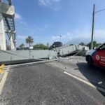 Tumba maquinaria del Metro puente peatonal en Monterrey